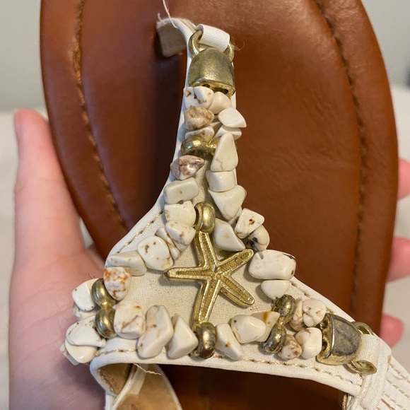 Charming Charlie’s Flats - Picture 4 of 5